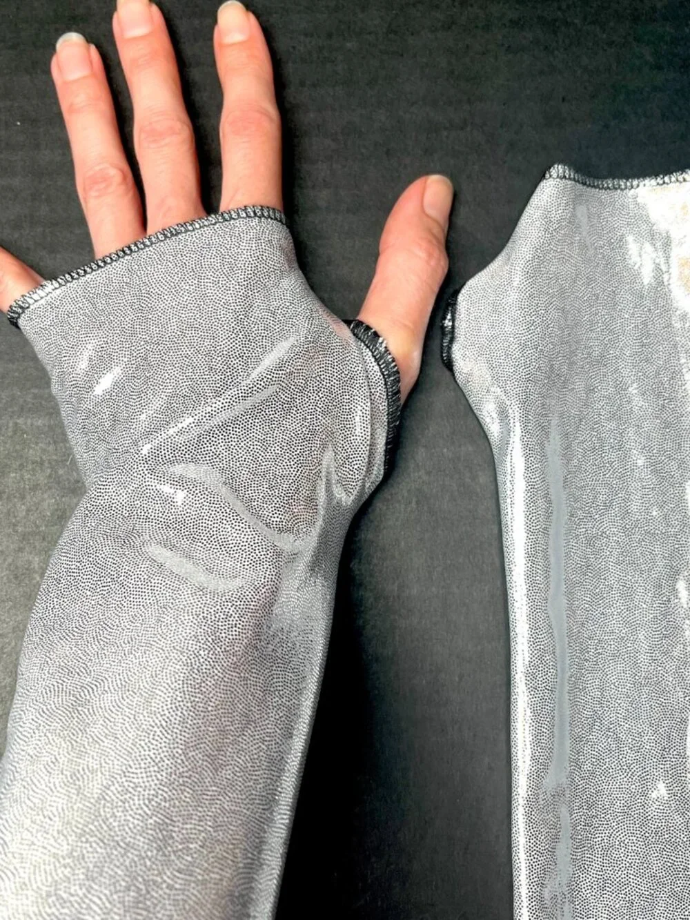 Wetlook Fingerless Gloves Silver Arm Warmers Covers UV Glow Rave Disco Costume